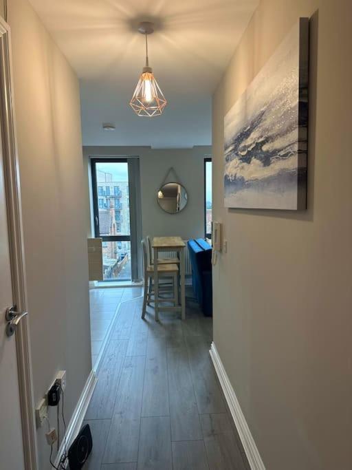 Cute Apartment Next To Colindale Station Edgware Buitenkant foto