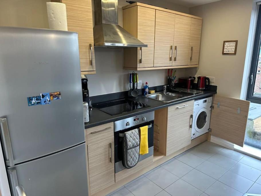 Cute Apartment Next To Colindale Station Edgware Buitenkant foto