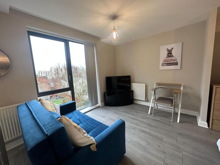 Cute Apartment Next To Colindale Station Edgware Buitenkant foto